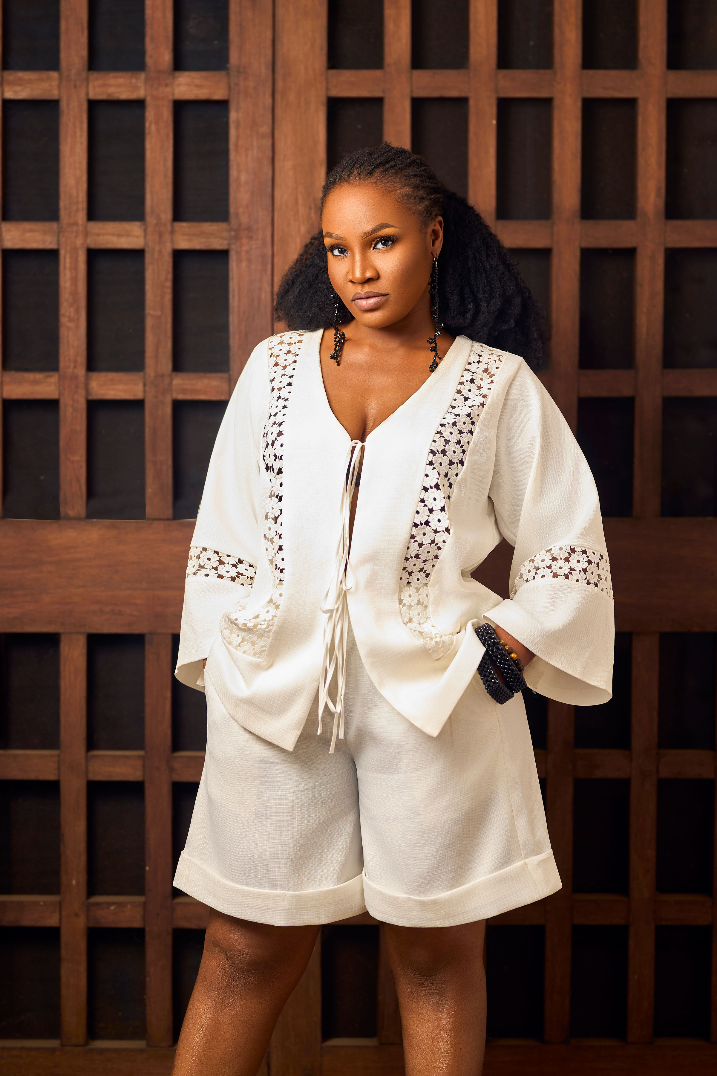 Evening Glamour look - elegant evening dress with accessories